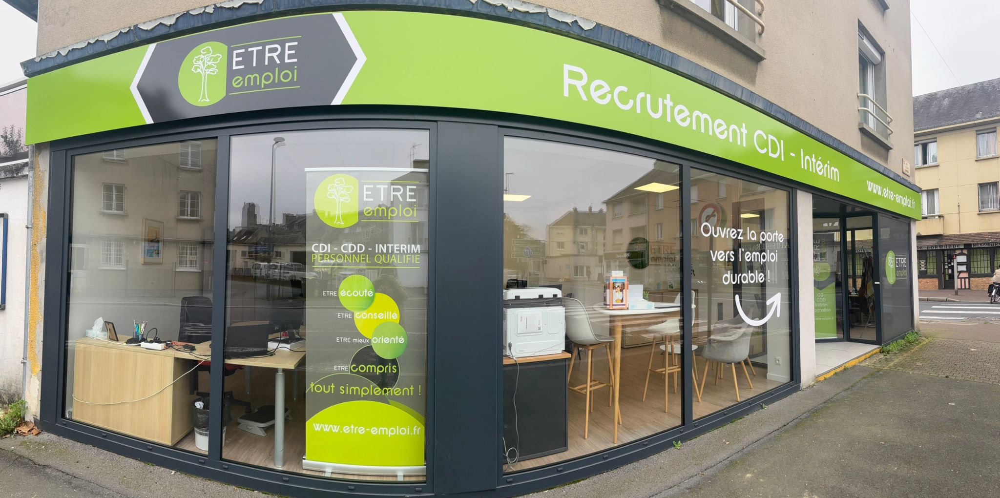 Façade agence d'intérim Saint-Lô ETRE emploi